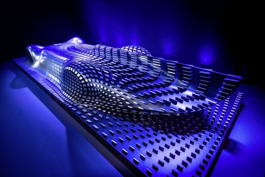 Bộ vây cá ấn tượng của Mercedes-Benz Electric Silver Arrow Bộ vây cá ấn tượng của Mercedes-Benz Electric Silver Arrow