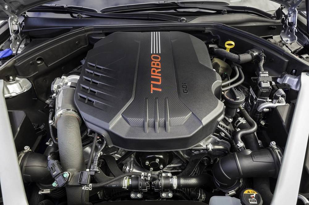 Genesis G70 2019 có cả động cơ 2.0 lít và 3,3 lít