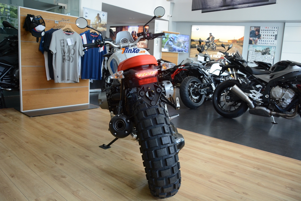 Từ màu sơn, màu da bọc yên đến thiết kế của BMW R nineT Urban G/S đều khiến nhiều người gợi nhớ về chiếc BMW R80 G/S