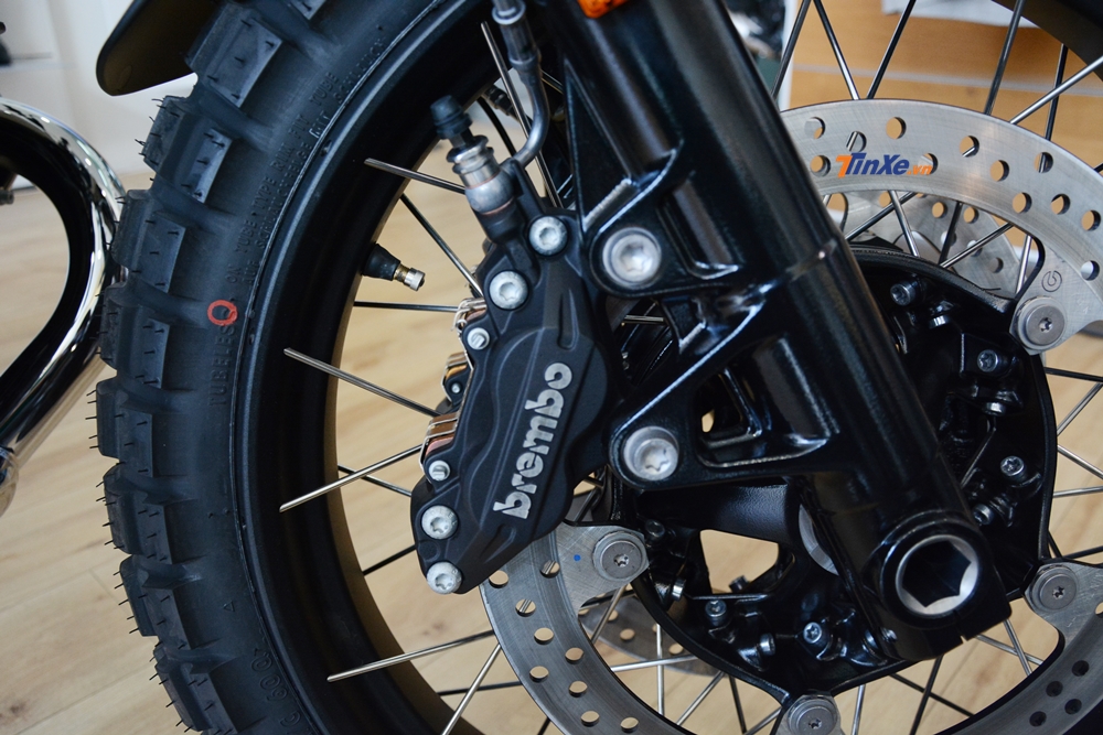 Kẹp phanh của BMW R nineT Urban G/S do Brembo chế tạo.