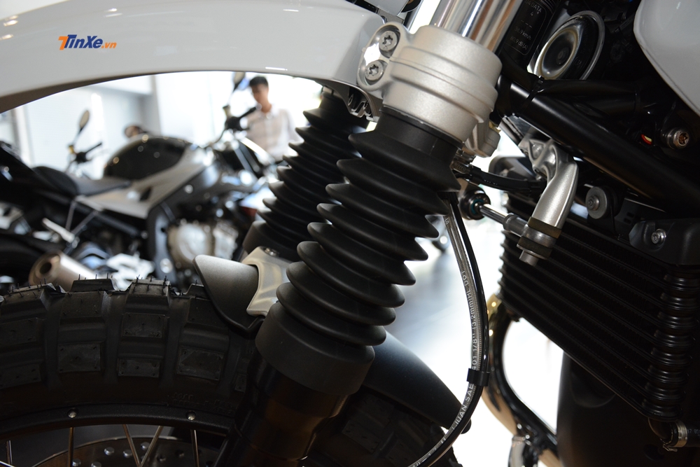 Phuộc trước của BMW R nineT Urban G/S dạng ống lồng