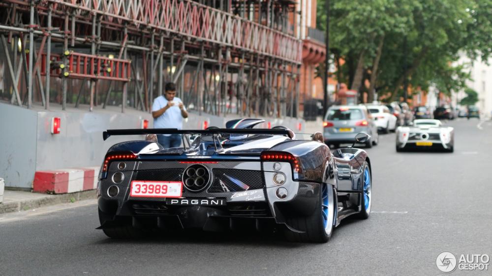 Pagani Zonda HP Barchetta có mức giá bán 15 triệu đô.