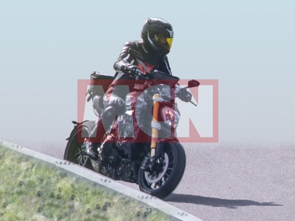 Bắt gặp Ducati Diavel thế hệ mới thể thao hơn chạy thử nghiệm