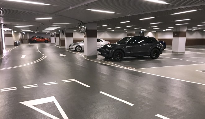 Chỗ đỗ xe tại khu nhà cao cấp Ultima, ở Hồng Kông