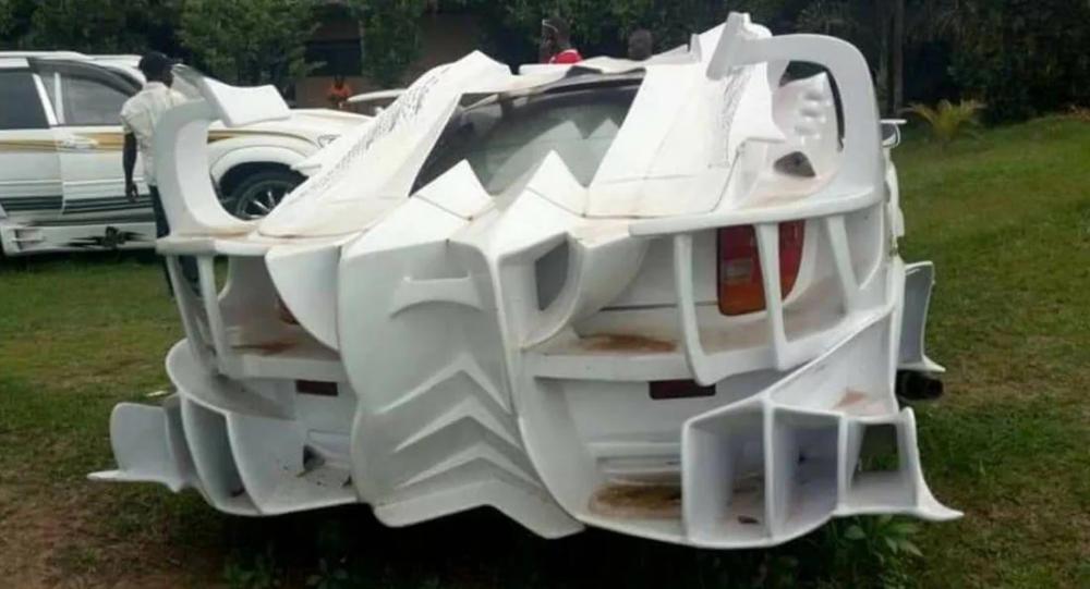 Chiếc Toyota Celica độ này là sản phẩm của một xưởng thân vỏ Uganda