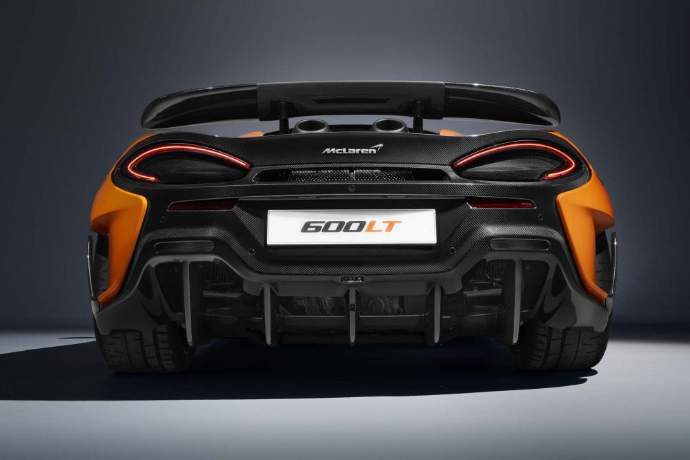 Ngoại thất McLaren 600LT thay đổi một số chi tiết so với bản tiêu chuẩn. Ngoại thất McLaren 600LT thay đổi một số chi tiết so với bản tiêu chuẩn.