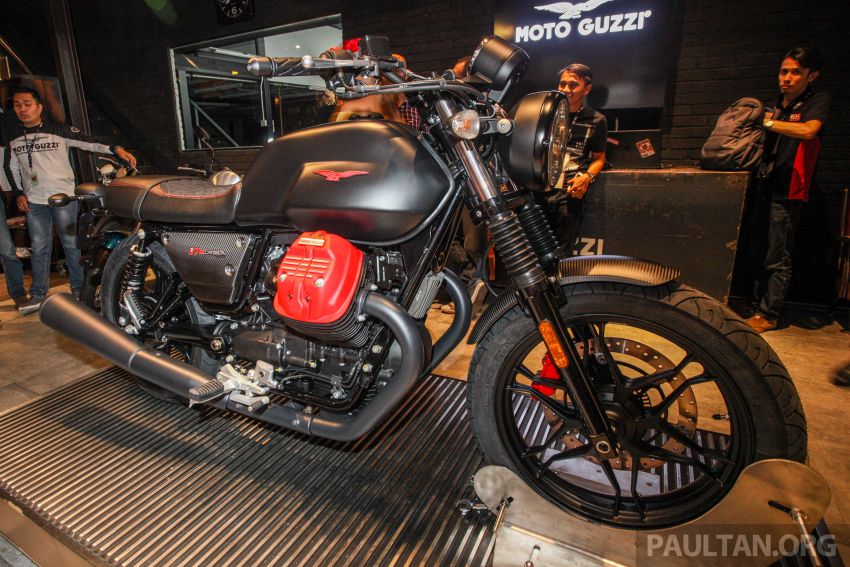 Moto Guzzi V7 III Carbon 2018