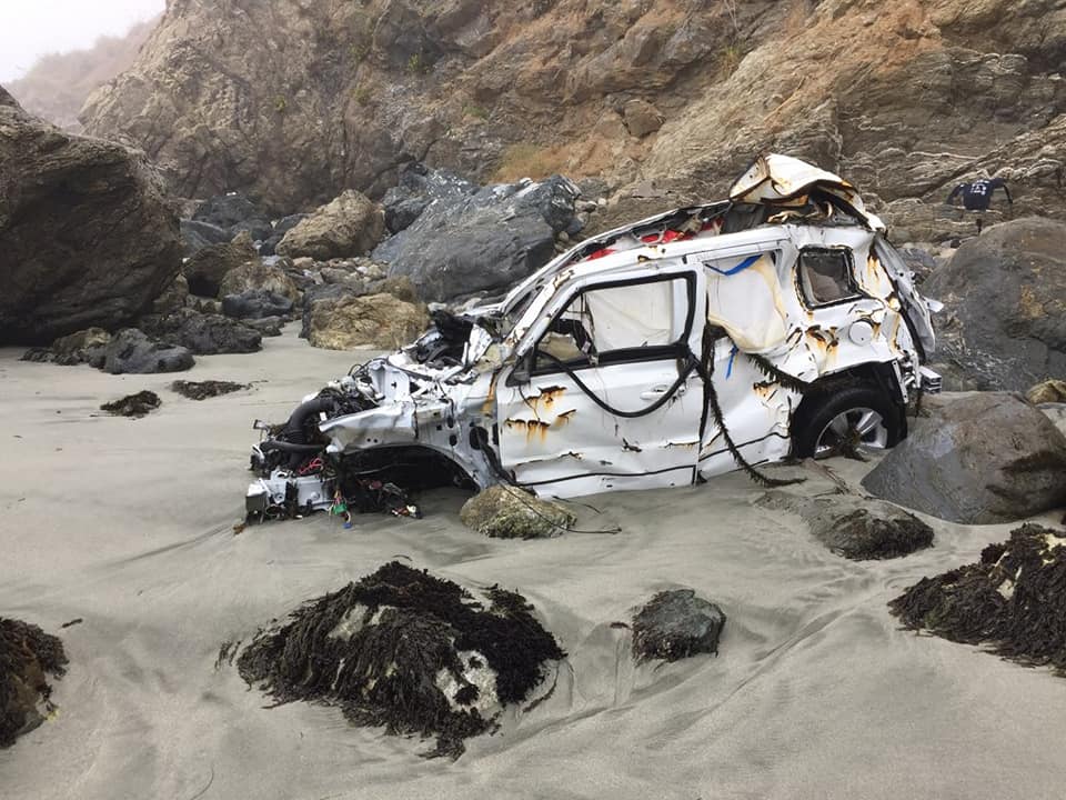 Chiếc Jeep Patriot bị hỏng nặng của nữ nhạc sỹ trẻ