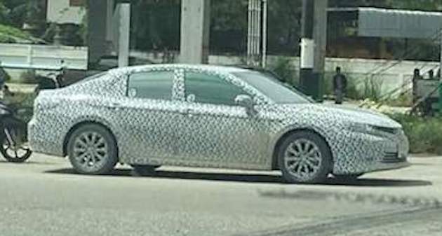 Toyota Camry 2019 chạy thử trên đường phố Thái Lan