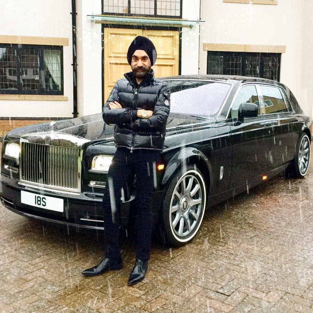 Rolls-Royce Phantom màu đen