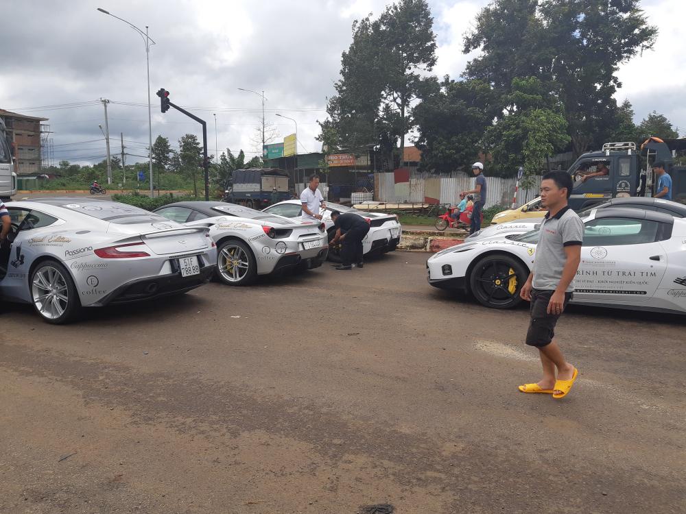 Dàn siêu xe xuyên Việt của Chủ tịch Trung Nguyên đã tập kết tại Buôn Ma Thuột vào ngày 17/7