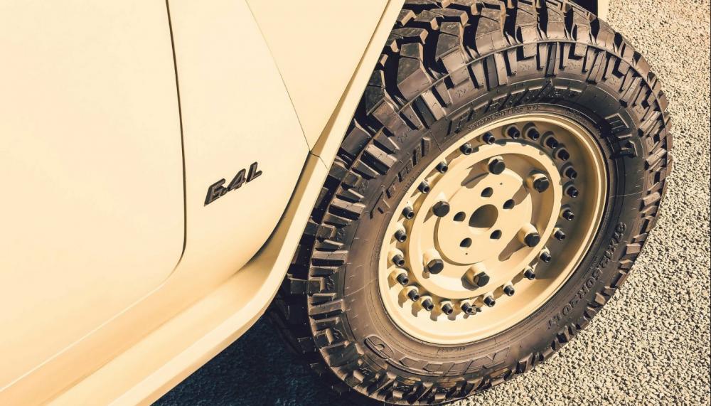 Rezvani Tank Military Edition sử dụng lốp Runflat chuẩn quân đội Rezvani Tank Military Edition sử dụng lốp Runflat chuẩn quân đội