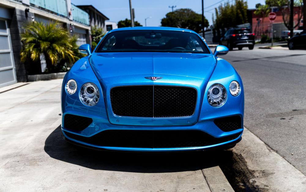 Phía mũi xe của Bentley Continental GT V8 S 2017