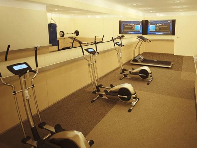 Thậm chí trên máy bay còn có một phòng tập gym