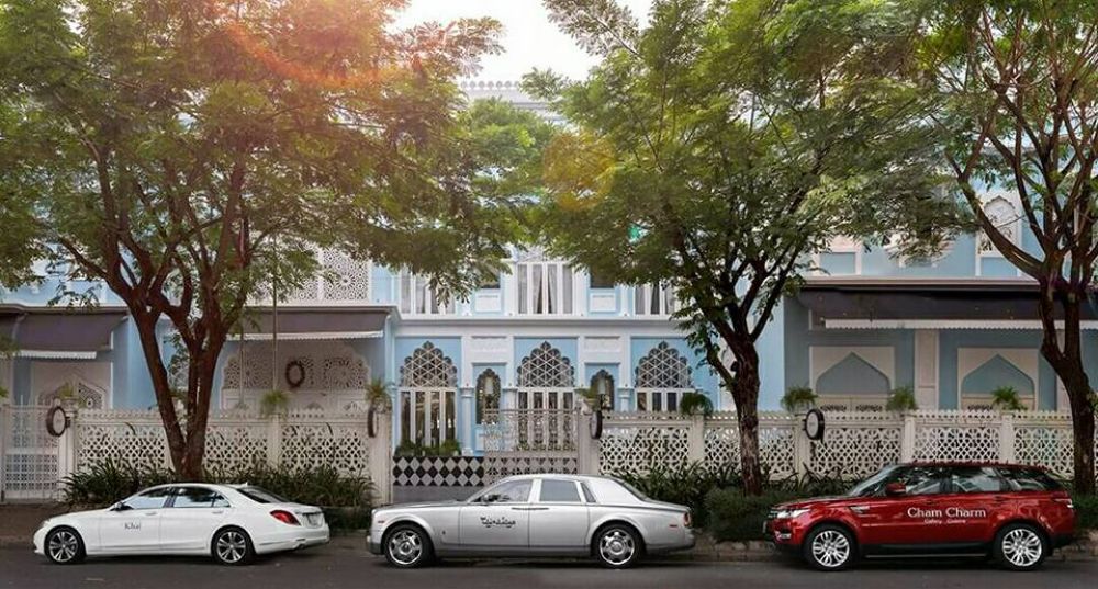 Rolls-Royce đầu tiên cập bến Việt Nam lúc còn độ ở lâu đài siêu sang 15 triệu đô của doanh nhân Hoàng Khải Rolls-Royce đầu tiên cập bến Việt Nam lúc còn độ ở lâu đài siêu sang 15 triệu đô của doanh nhân Hoàng Khải