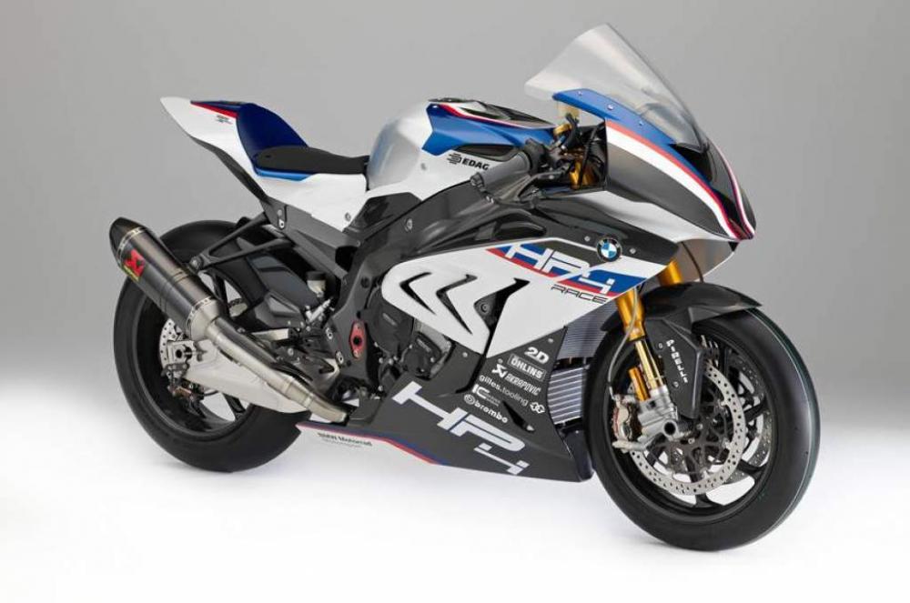BMW HP4 Race sở hữu trọng lượng nhẹ và động cơ rất mạnh mẽ