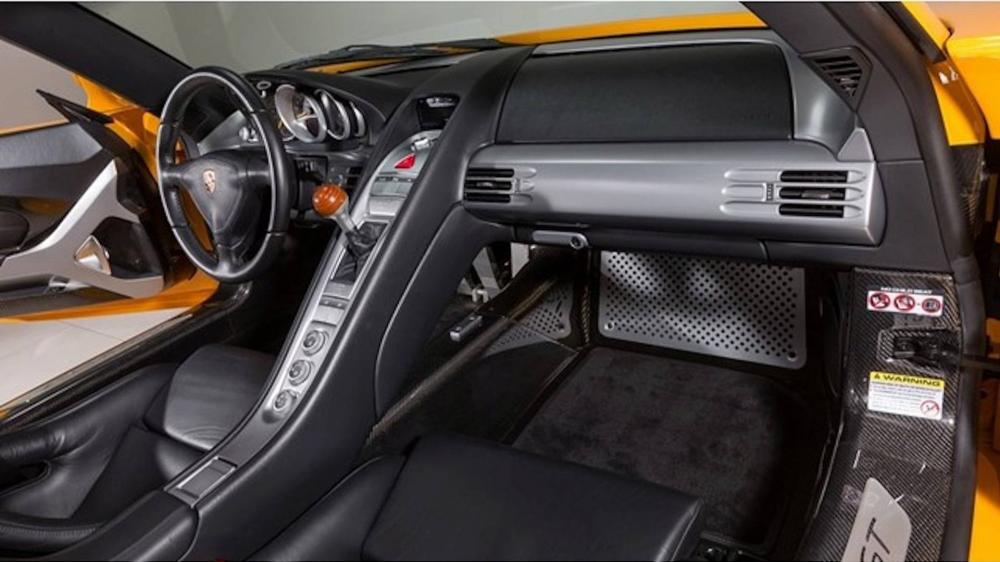 Cùng nhiều chi tiết bằng nhôm và có cả sự hiện diện của sợi carbon  Cùng nhiều chi tiết bằng nhôm và có cả sự hiện diện của sợi carbon