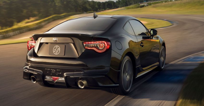 Phía sau của Toyota 86 TRD Special Edition