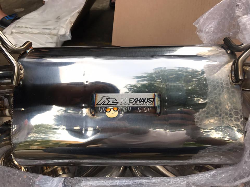 Ống xả độ của hãng FI dành cho siêu xe Lamborghini Aventador LP750-4 SV Ống xả độ của hãng FI dành cho siêu xe Lamborghini Aventador LP750-4 SV