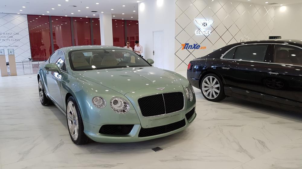 Bentley Continental GT màu xanh lục ngọc bảo có giá 13 tỷ Đồng