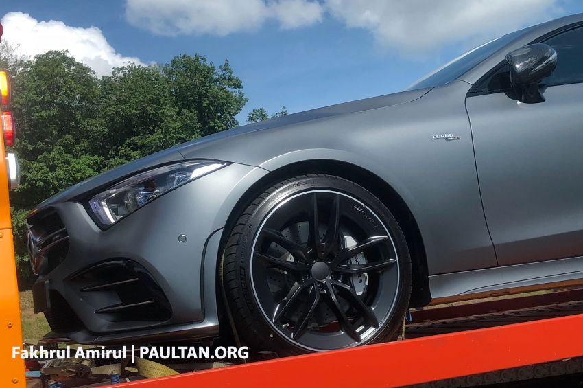 Logo Turbo 4Matic+ trên chắn bùn trước của Mercedes-AMG CLS 53 2019