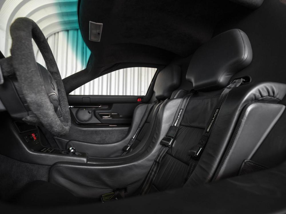 những chủ nhân đang sở hữu Mercedes-Benz CLK GTR sẽ phải biết ơn ban tổ chức cuộc đua FIA GT Championship vào năm 1997