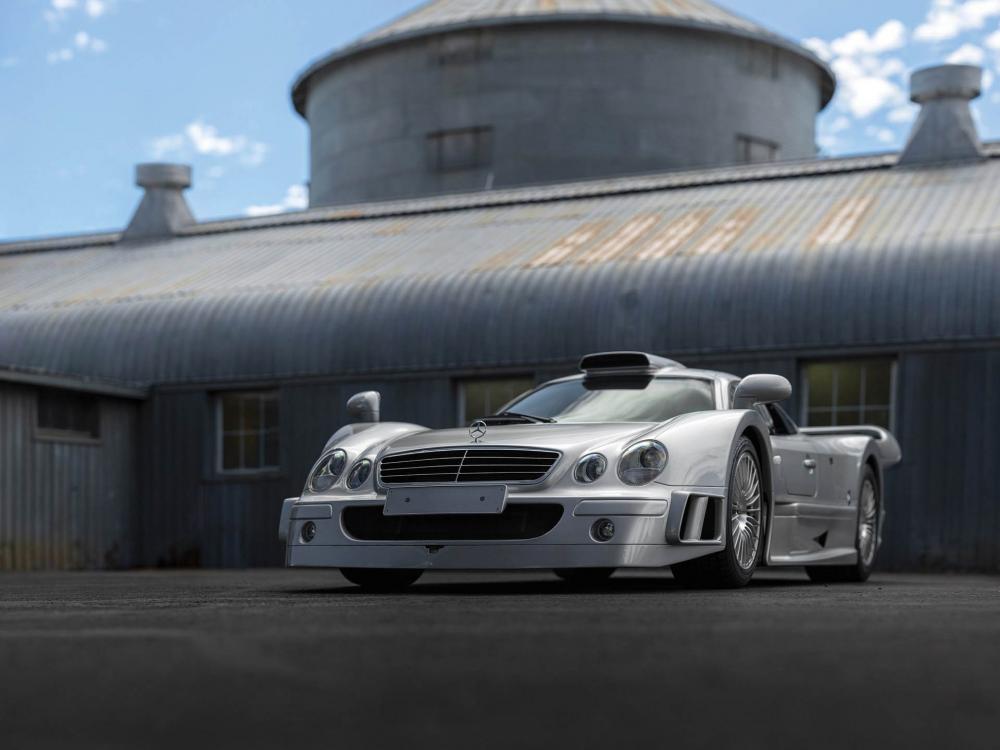  Mercedes-Benz CLK GTR trên toàn thế giới kèm theo giá bán 1,547 triệu đô la mỗi chiếc
