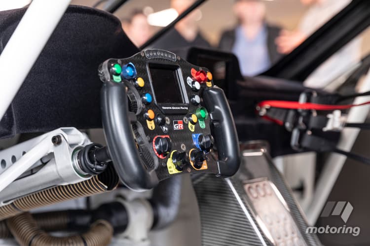 Vô lăng đậm chất xe đua của Toyota GT Supra Racing Concept Vô lăng đậm chất xe đua của Toyota GT Supra Racing Concept