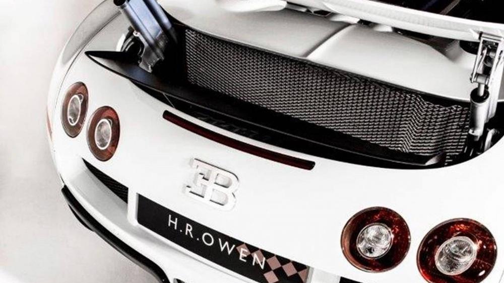 Ngoại hình xe còn khá hoàn hảo. Chiếc Bugatti Veyron Grand Sport này được sản xuất từ năm 2013 Ngoại hình xe còn khá hoàn hảo. Chiếc Bugatti Veyron Grand Sport này được sản xuất từ năm 2013
