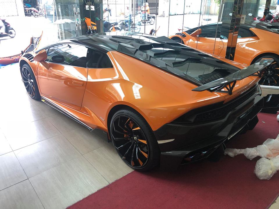  Lamborghini Huracan LP610-4 màu cam lúc còn mang trên mình bộ body kit Novara Edizione độc nhất Việt Nam