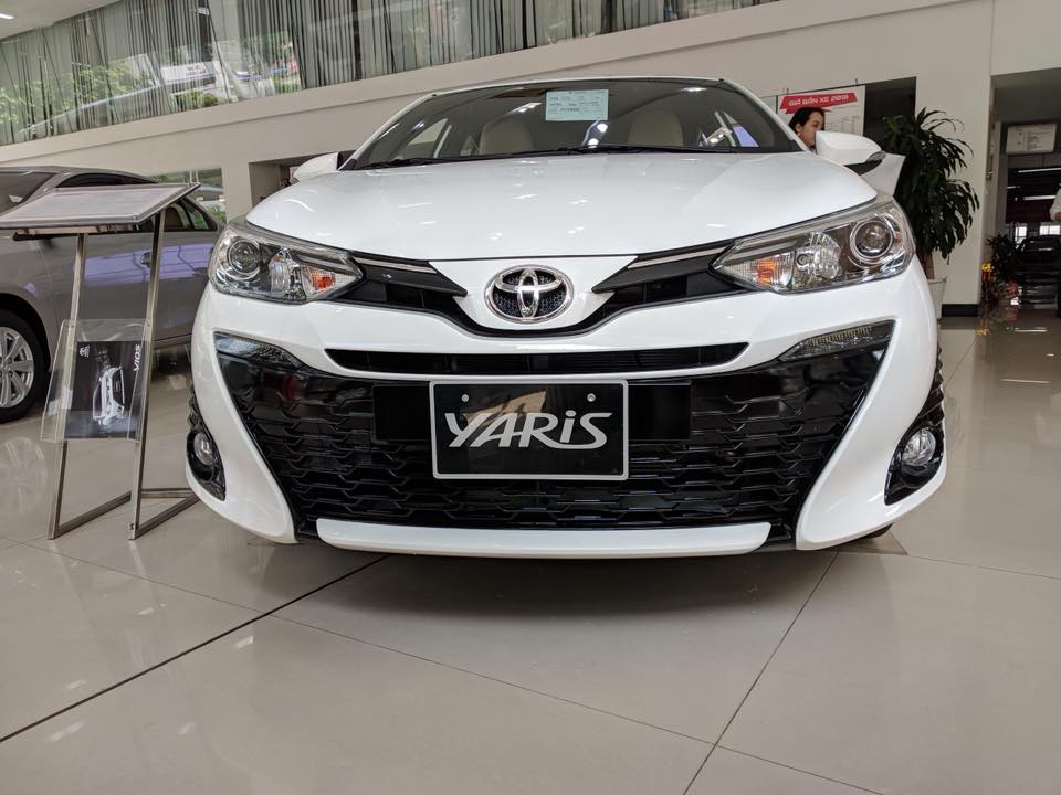 Cận cảnh thiết kế đầu xe của Toyota Yaris 2018