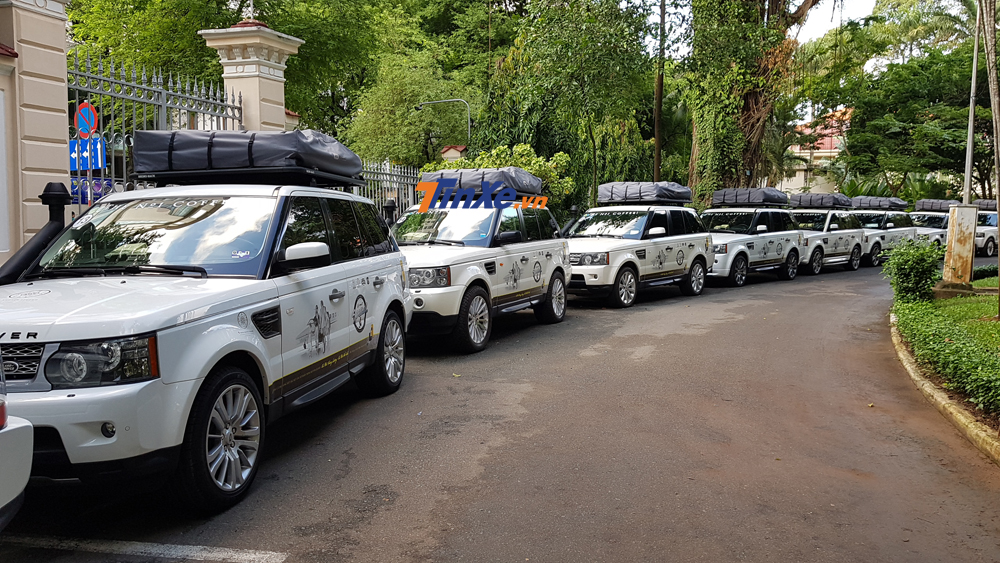 Có tất cả 16 chiếc Range Rover tham dự vào hành trình từ trái tim diễn ra trong khoảng 23 ngày của Chủ tịch Trung Nguyên