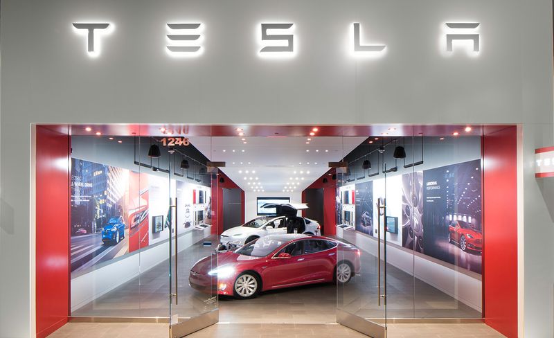 Trong khi đó, đại lý Tesla là tệ nhất và không có sự nhất quán