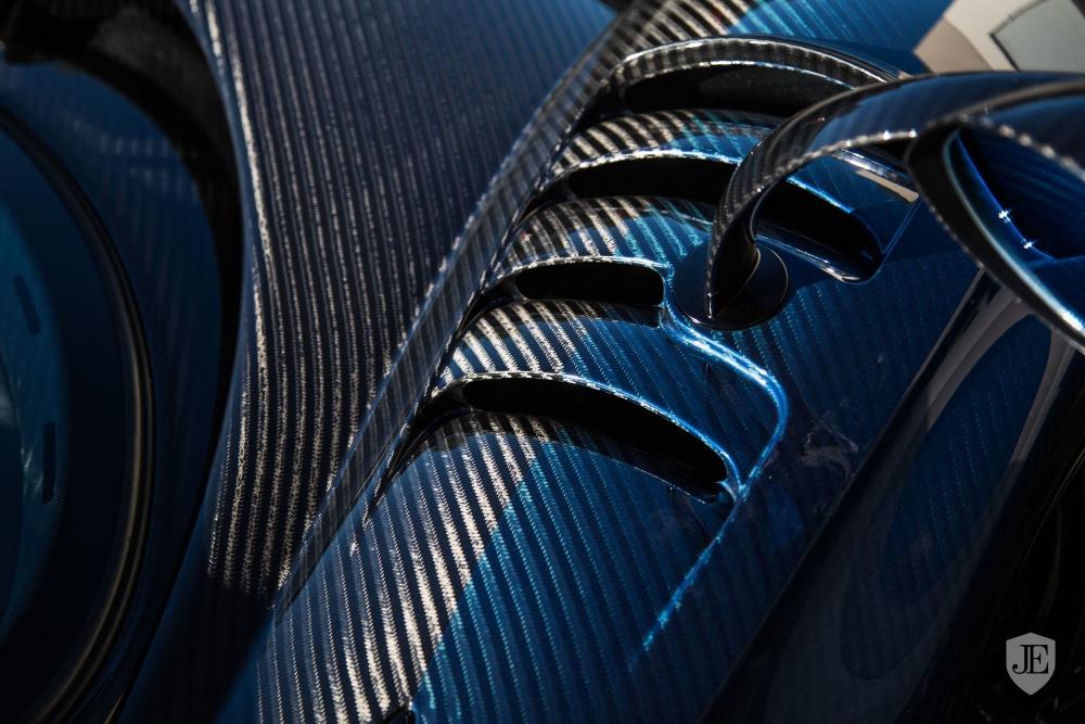 Pagani Huayra BC được trang bị khối động cơ V12