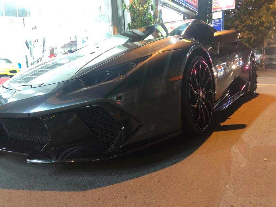 Bộ body kit Novara Edizione độc nhất Việt Nam ban đầu thuộc về siêu xe Lamborghini Huracan LP610-4 màu cam
