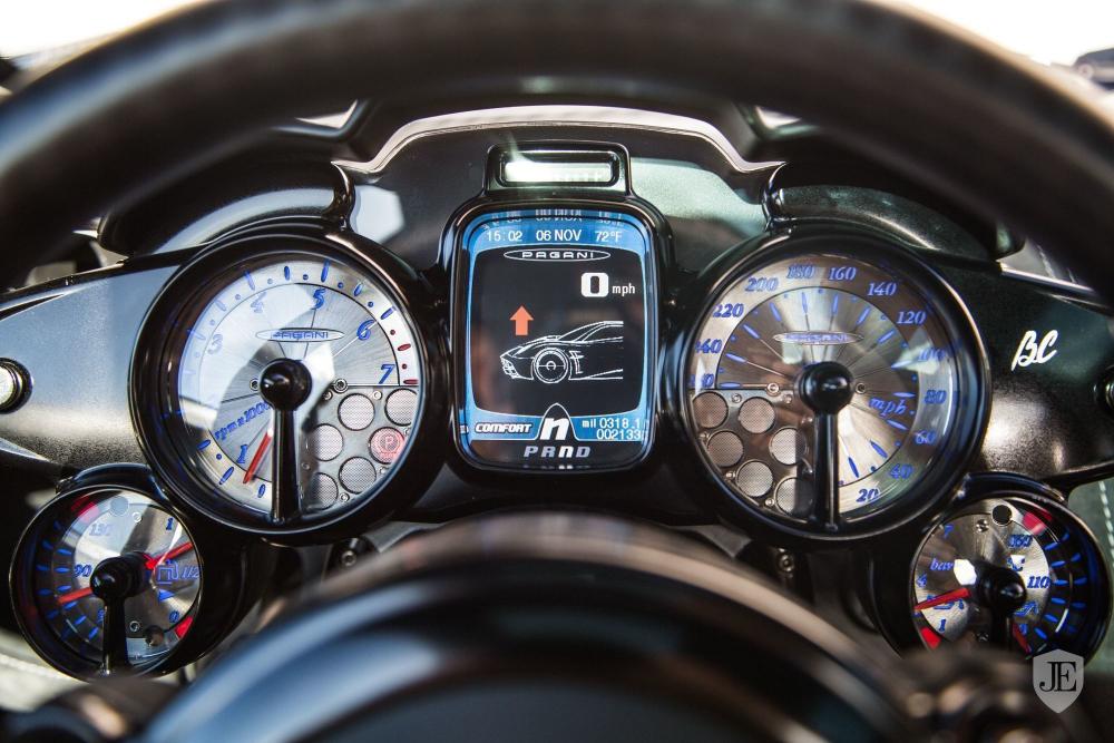 Quãng đường chiếc Pagani Huayra BC này đã lăn bánh cùng chủ nhân cũ là 3.433 km