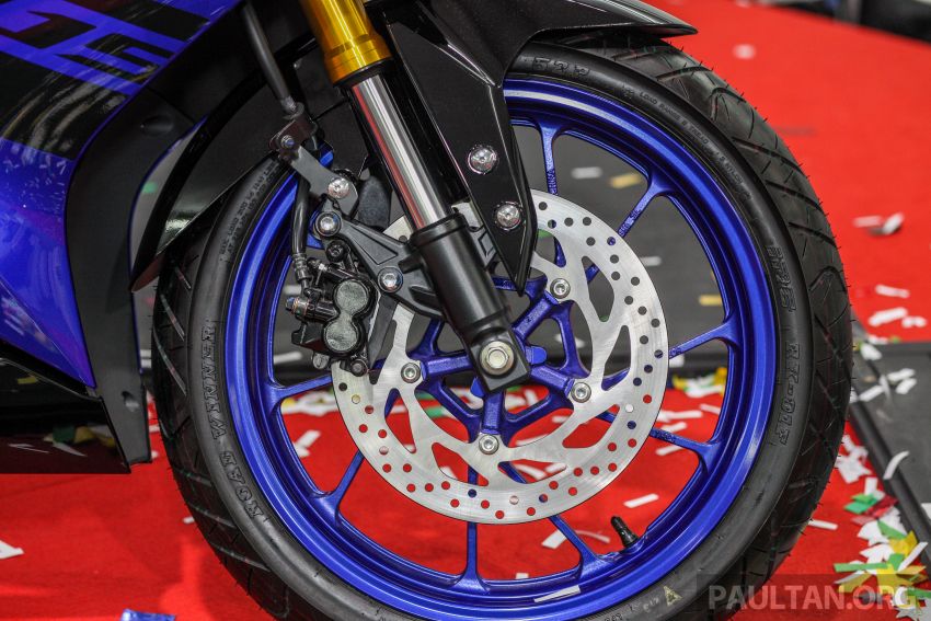 Yamaha R15 2018 trang bị cặp phuộc hành trình ngược Yamaha R15 2018 trang bị cặp phuộc hành trình ngược