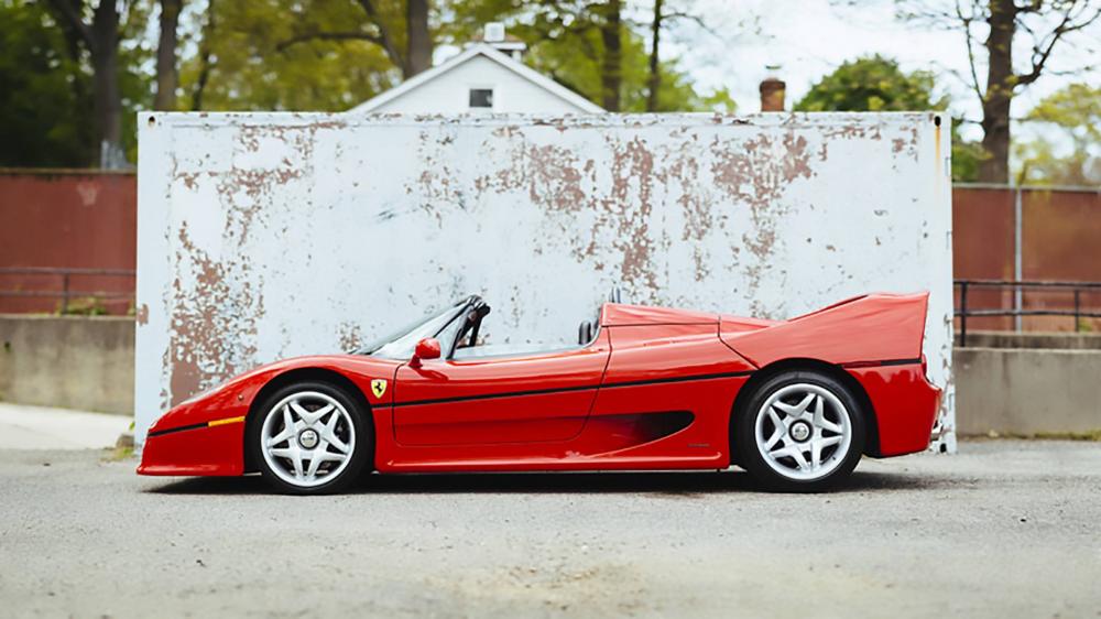 Ngoại thất siêu xe Ferrari F50 này có bộ áo đỏ Rosso Corsa Ngoại thất siêu xe Ferrari F50 này có bộ áo đỏ Rosso Corsa