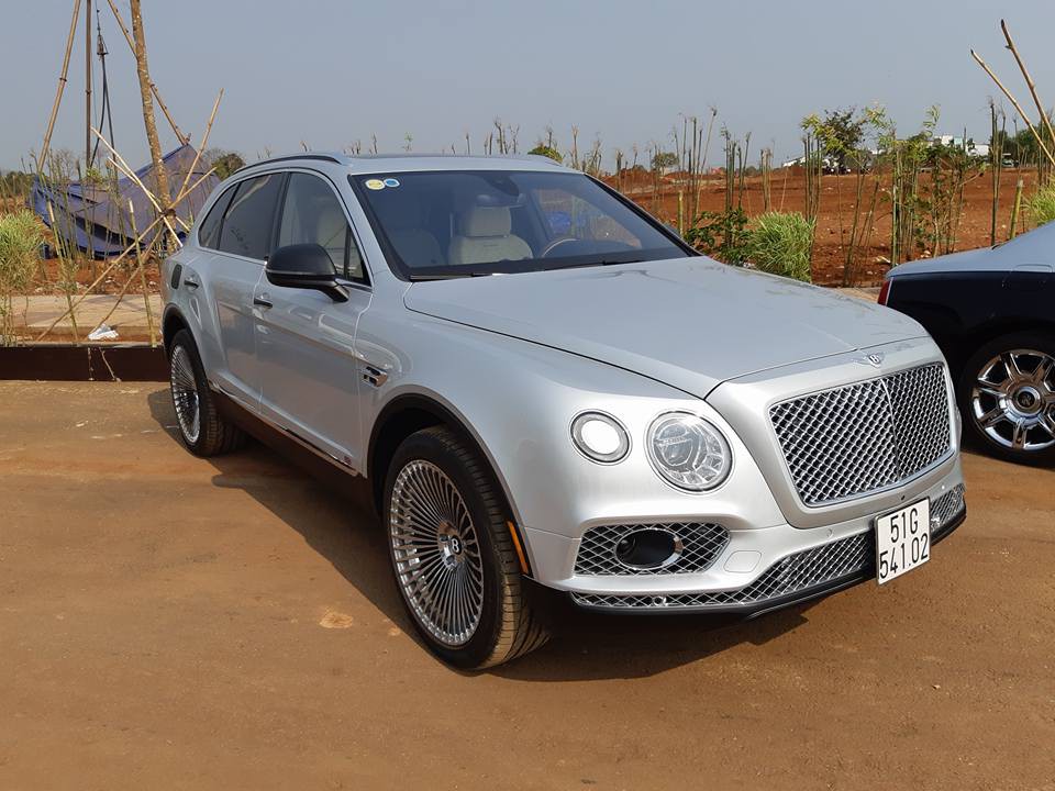 Bentley Bentayga First Edition của Chủ tịch Trung Nguyên đã được độ mâm đa chấu