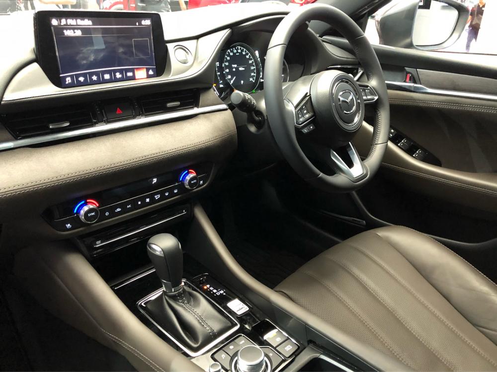 Nội thất của Mazda6 2018 được thiết kế theo phong cách sang trọng hơn Nội thất của Mazda6 2018 được thiết kế theo phong cách sang trọng hơn