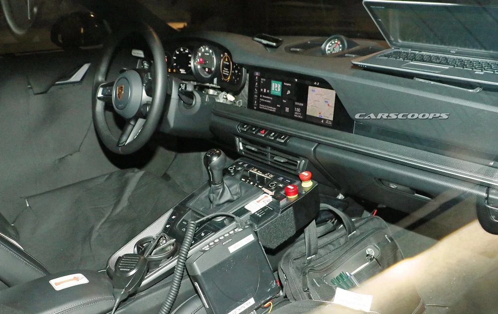 Nội thất của Porsche 911 2019 trên đường thử Nội thất của Porsche 911 2019 trên đường thử