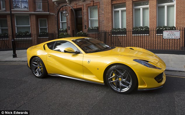 Chiếc Ferrari 812 Superfast này đã rong ruổi tại một số thành phố châu Âu trước khi đến London