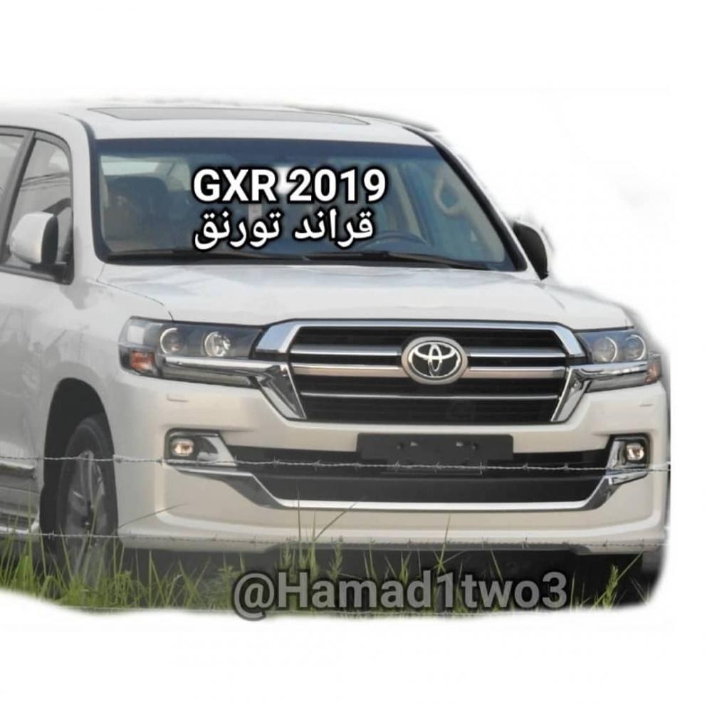 Cận cảnh đầu xe của Toyota Land Cruiser Grand Touring 2018