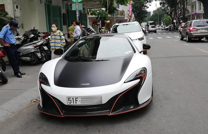 Doanh nhân Sài thành mới thay áo cho siêu xe McLaren 650S Spider Doanh nhân Sài thành mới thay áo cho siêu xe McLaren 650S Spider