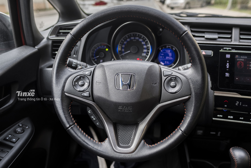 So sánh nhanh Toyota Yaris G 2018 và Honda Jazz RS 2018