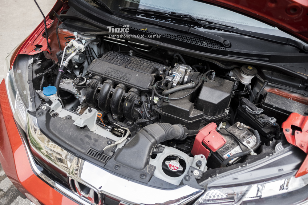 So sánh nhanh Toyota Yaris G 2018 và Honda Jazz RS 2018