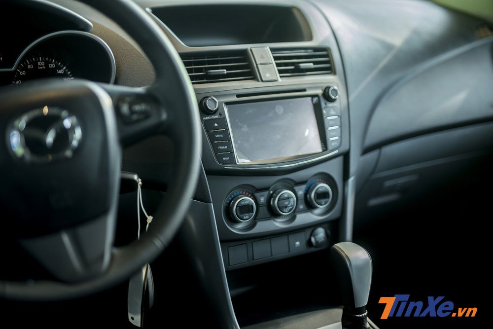 Màn hình cảm ứng kích thước 7 trên Mazda BT-50 2018.