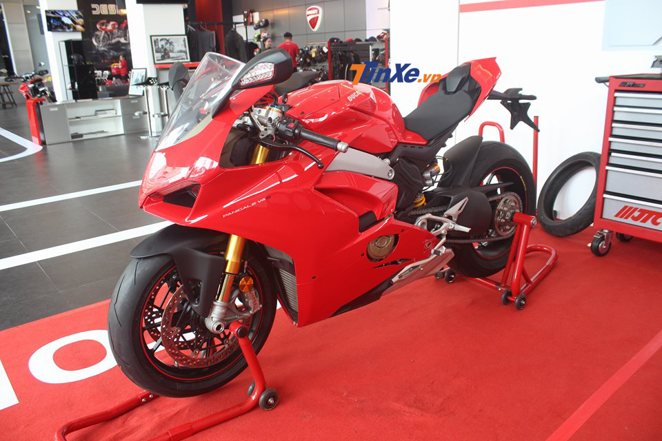 Nhằm tiếp cận tới nhiều khách hàng, Ducati sẽ phát triển dòng V4 rẻ hơn