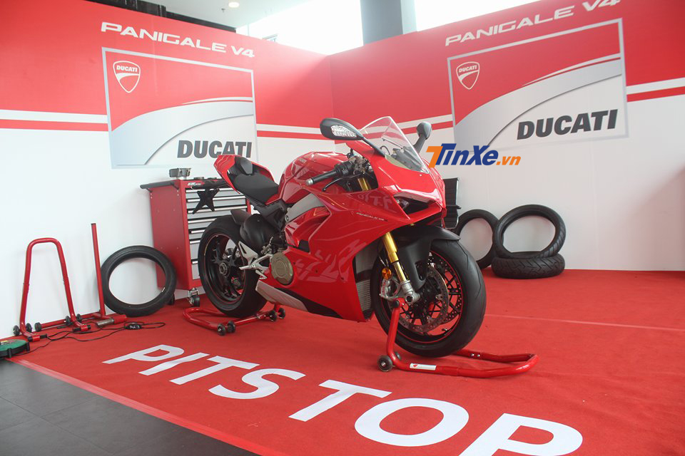 Nhằm tiếp cận tới nhiều khách hàng, Ducati sẽ phát triển dòng V4 rẻ hơn