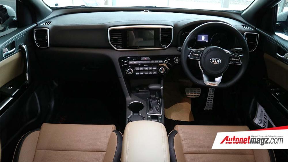Nội thất phối đen - nâu của chiếc Kia Sportage 2019 tại Indonesia Nội thất phối đen - nâu của chiếc Kia Sportage 2019 tại Indonesia